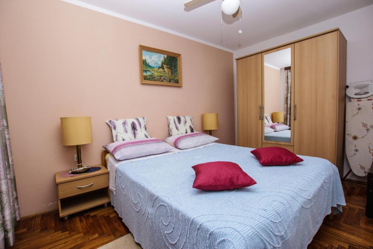 Apartments Dario Porec Bagian luar foto