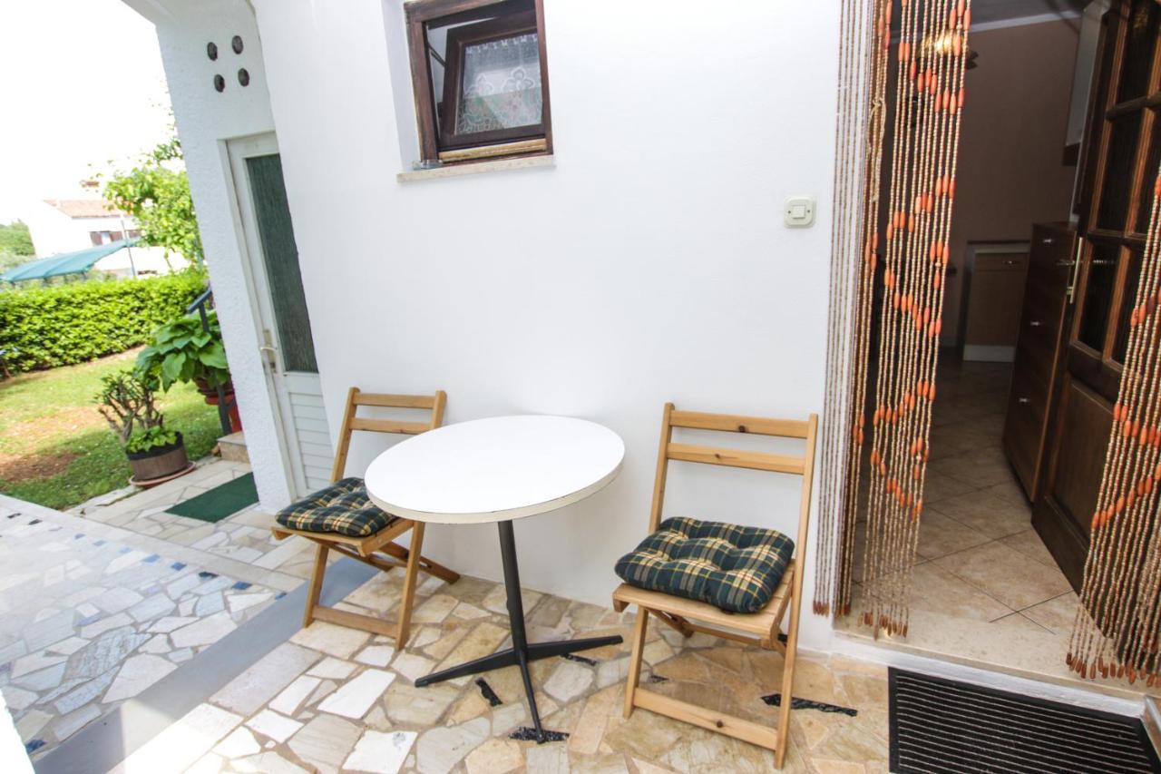 Apartments Dario Porec Bagian luar foto