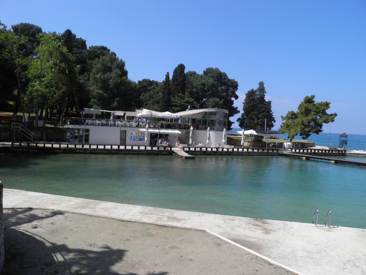 Apartments Dario Porec Bagian luar foto